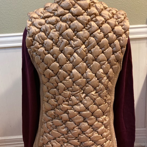 MARC NEW YORK (Andrew Marc), gold, puffer vest-sz m - Picture 6 of 7